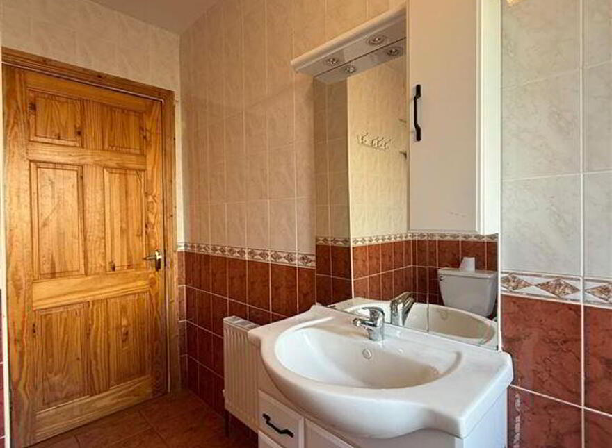 27 Priory Park, Ballaghaderreen, F45KW56