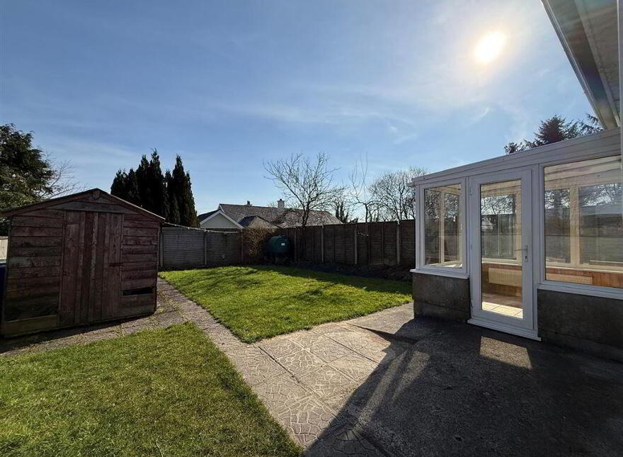 27 Priory Park, Ballaghaderreen, F45KW56