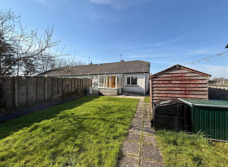 27 Priory Park, Ballaghaderreen, F45KW56