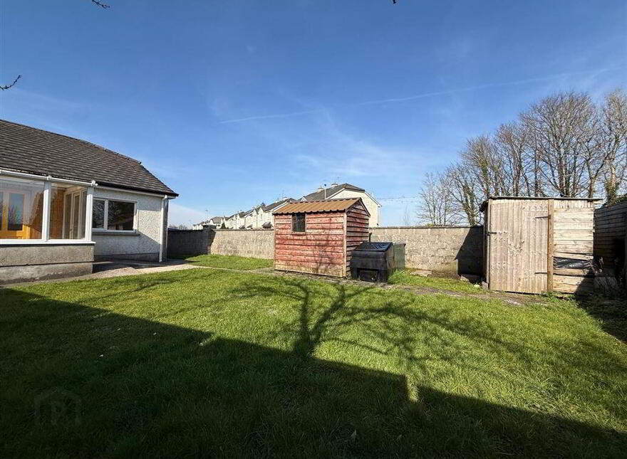 27 Priory Park, Ballaghaderreen, F45KW56