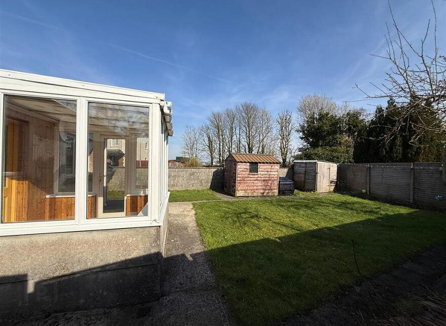 27 Priory Park, Ballaghaderreen, F45KW56