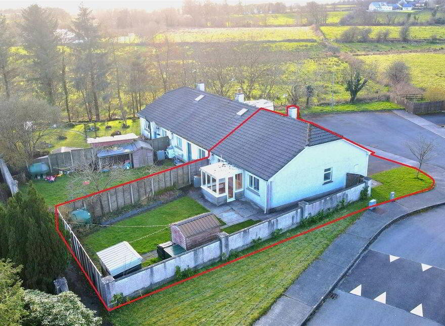 27 Priory Park, Ballaghaderreen, F45KW56