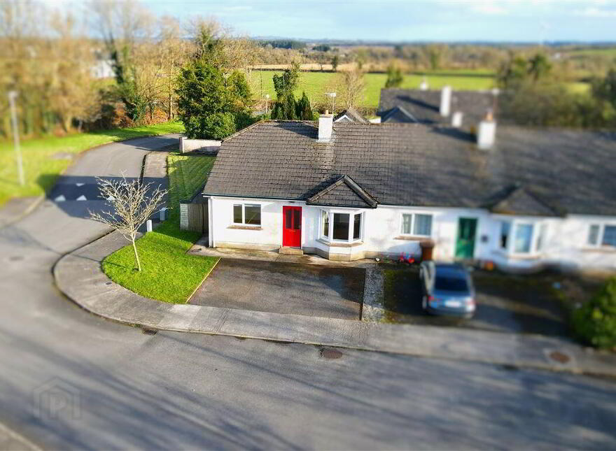 27 Priory Park, Ballaghaderreen, F45KW56