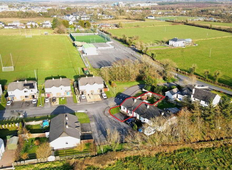 27 Priory Park, Ballaghaderreen, F45KW56