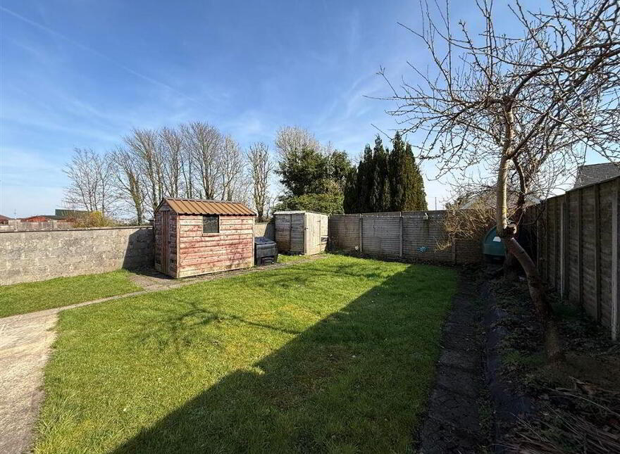 27 Priory Park, Ballaghaderreen, F45KW56