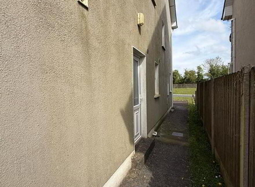 10 Fortlands, Ballaghaderreen, F45WT78