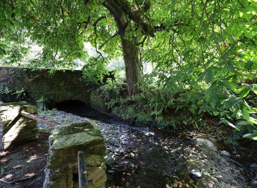 Rae An Mhionnain, Minane Bridge, P17VY57