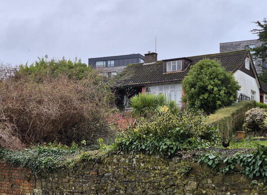 Cherryfield, Lough Villas, The Lough, T12E0C3