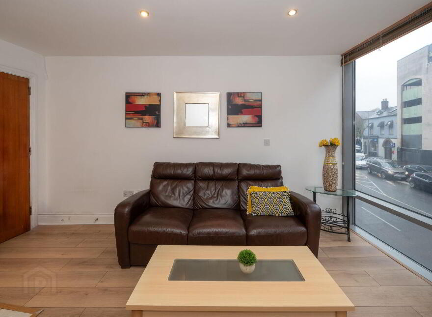 Apartment 12 Camden Court, Cork City Centre, T23F660