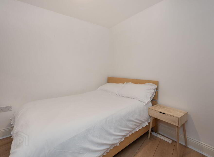 Apartment 12 Camden Court, Cork City Centre, T23F660