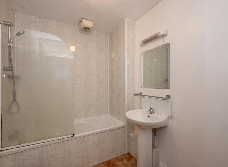 Apartment 12 Camden Court, Cork City Centre, T23F660