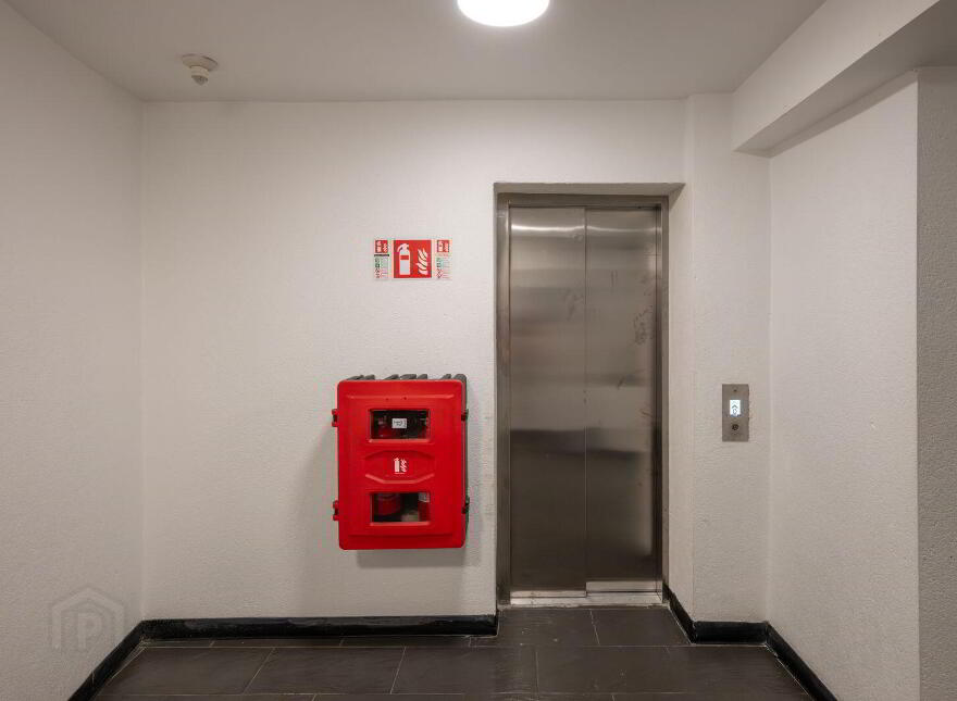 Apartment 12 Camden Court, Cork City Centre, T23F660