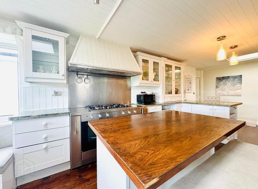 Coral House, East End, Ballybunion, Ballybunion, V31HP86
