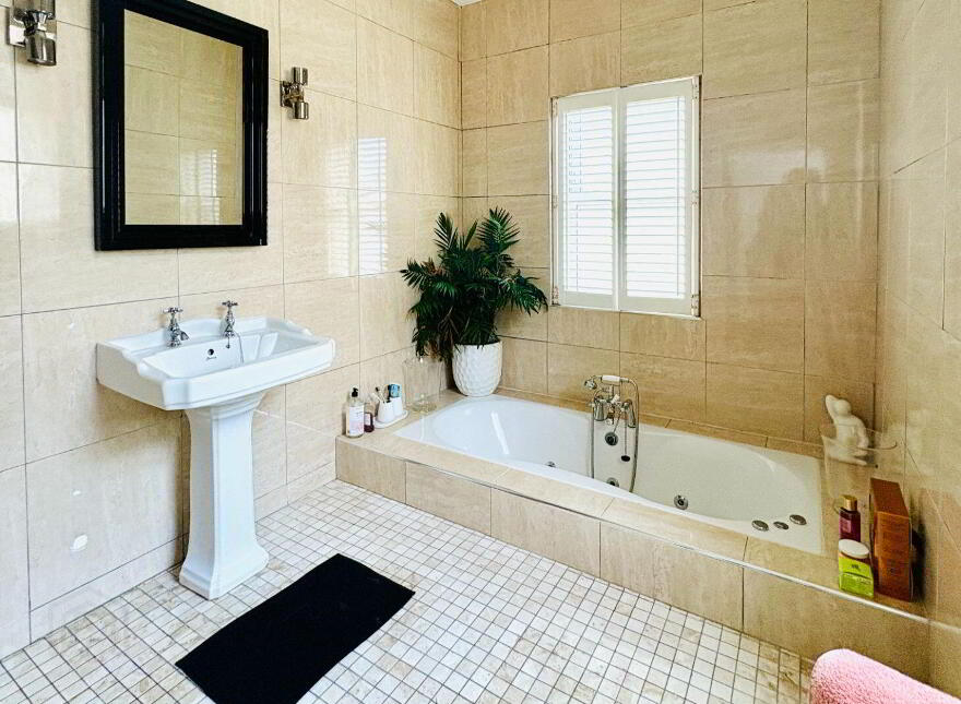 Coral House, East End, Ballybunion, Ballybunion, V31HP86