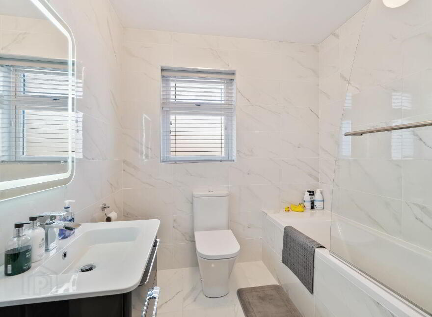 30 The Lawn, Janeville, Carrigaline, P43H953