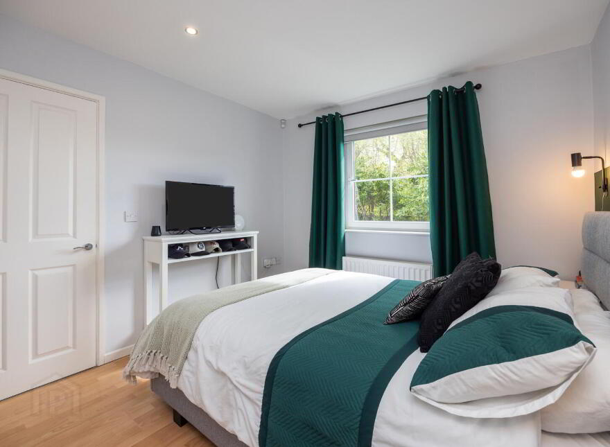 39 Millmount Lane, Dundonald, Belfast, BT16 1WN