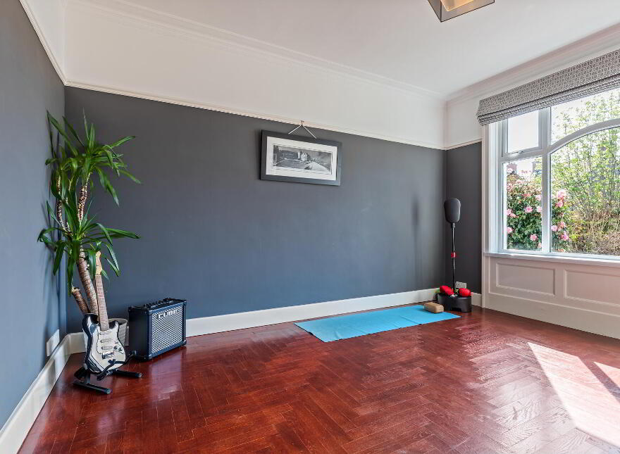 2 Cabin Hill Gardens, Belfast, BT5 7AP