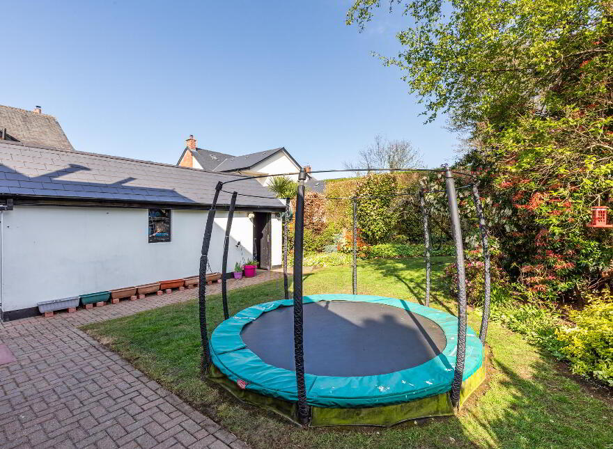 2 Cabin Hill Gardens, Belfast, BT5 7AP