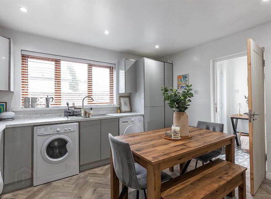 2 Glenbawn Avenue, Dunmurry, Belfast, BT17 0TL