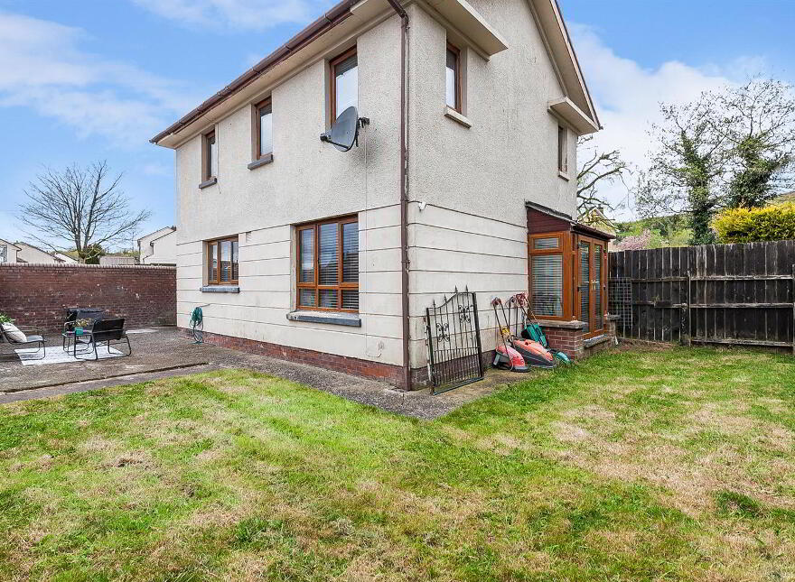 2 Glenbawn Avenue, Dunmurry, Belfast, BT17 0TL