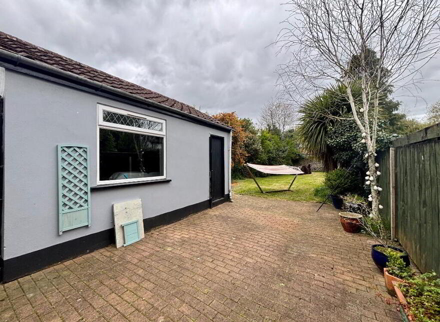 25 Galwally Avenue, Belfast, BT8 7AJ