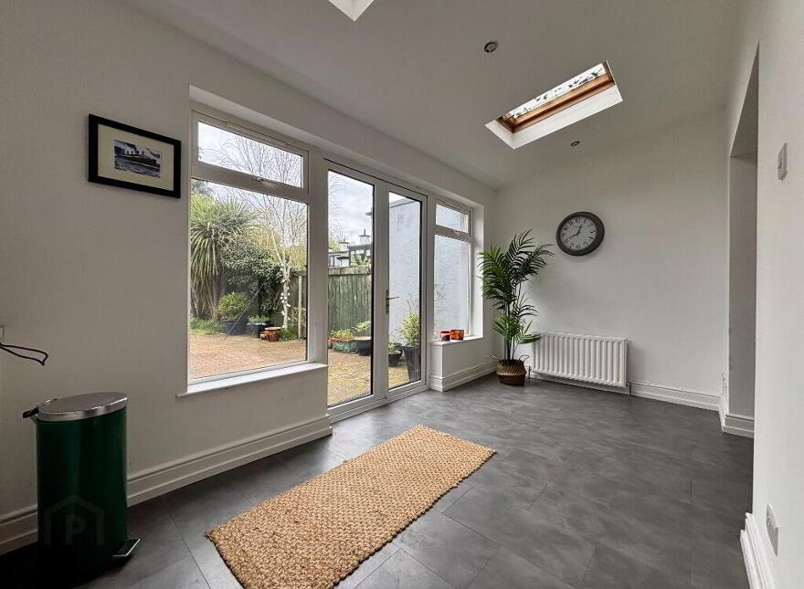 25 Galwally Avenue, Belfast, BT8 7AJ