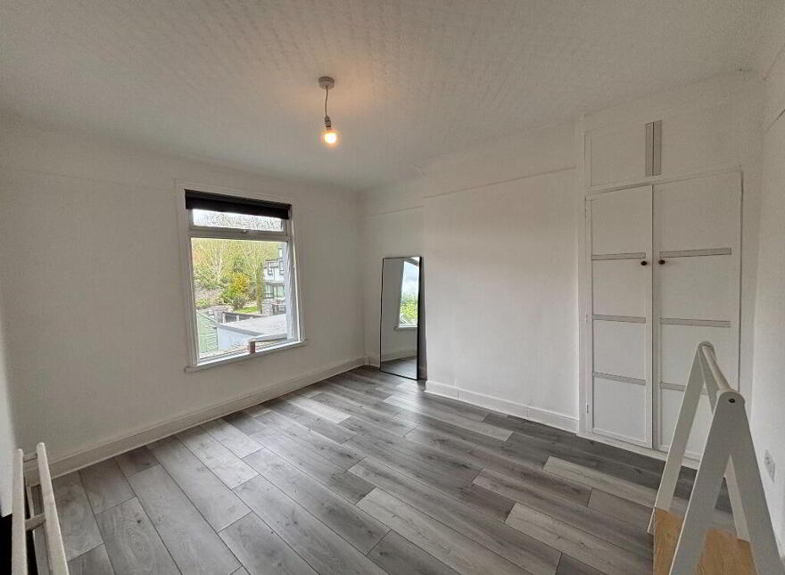 25 Galwally Avenue, Belfast, BT8 7AJ