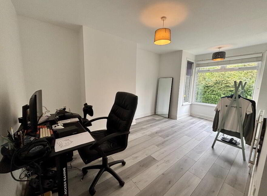 25 Galwally Avenue, Belfast, BT8 7AJ