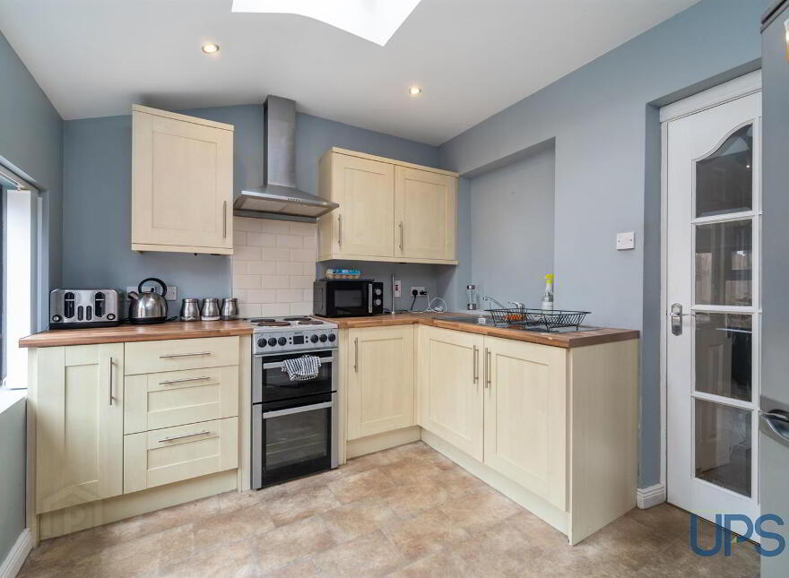 434 Springfield Road, Belfast, BT12 7DW