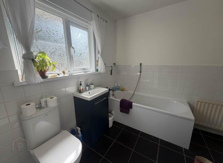 88 Coast Road, Larne, BT40 1TZ