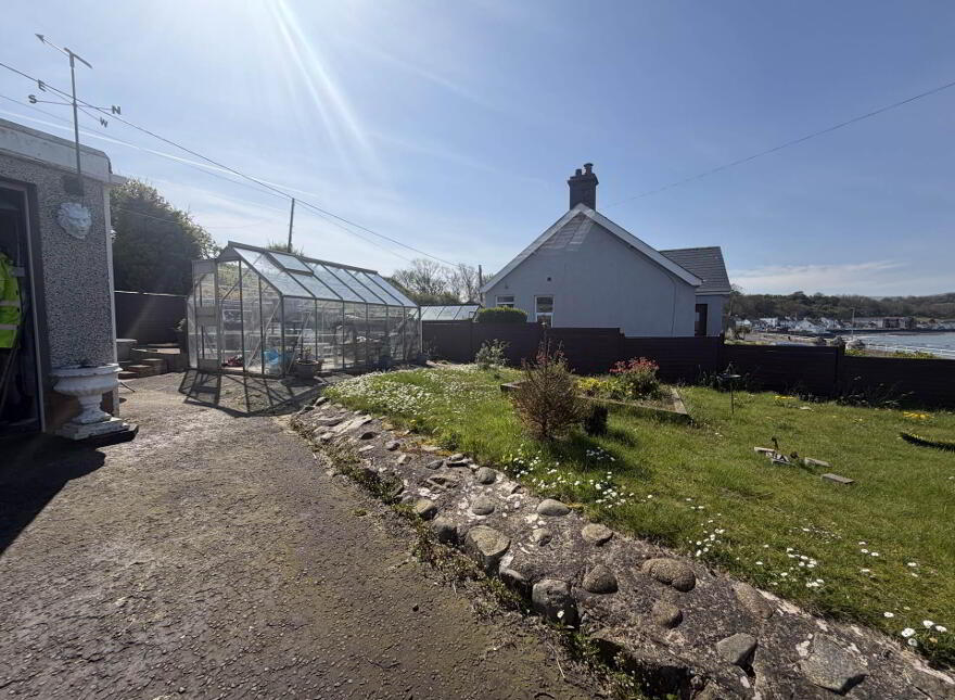 88 Coast Road, Larne, BT40 1TZ
