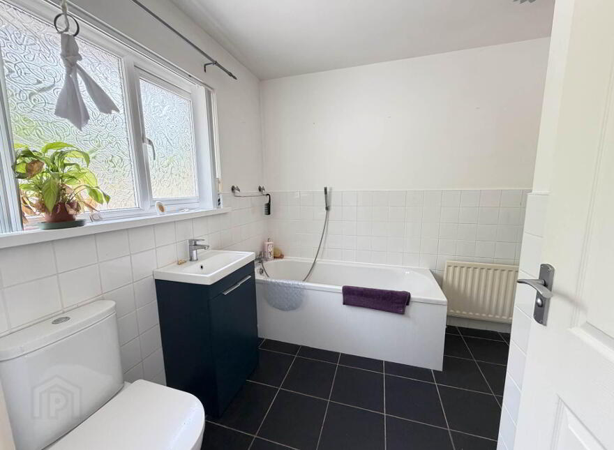 88 Coast Road, Larne, BT40 1TZ