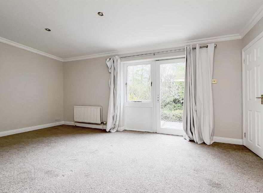3a Dromara Road, Hillsborough, BT26 6HY