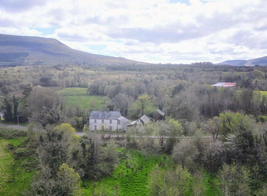 Moore's Cottage, Ballymore, Kinlough
