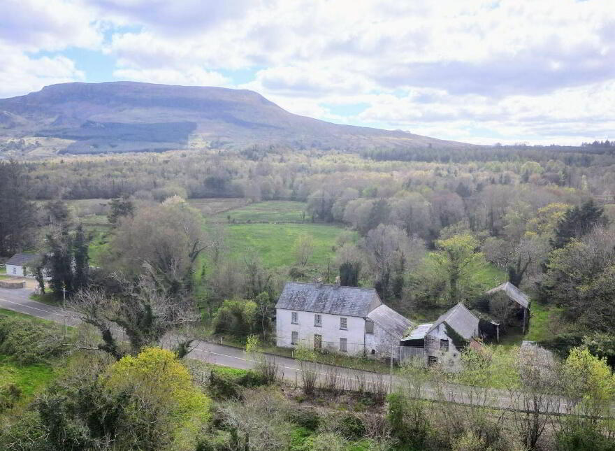 Moore's Cottage, Ballymore, Kinlough