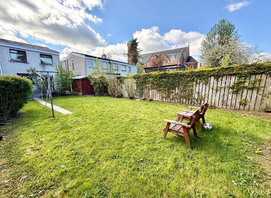 25 Farren Park, Pennyburn, Derry, BT48 7QH