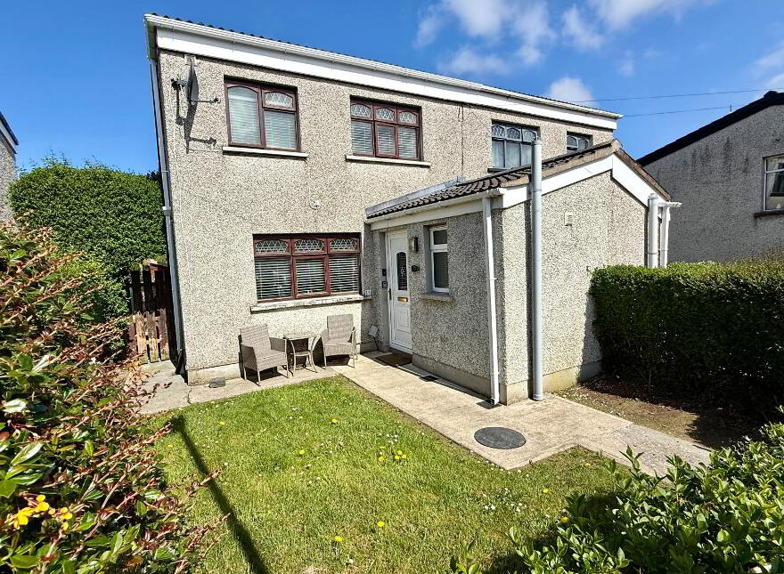 25 Farren Park, Pennyburn, Derry, BT48 7QH