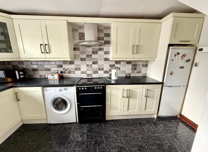 25 Farren Park, Pennyburn, Derry, BT48 7QH