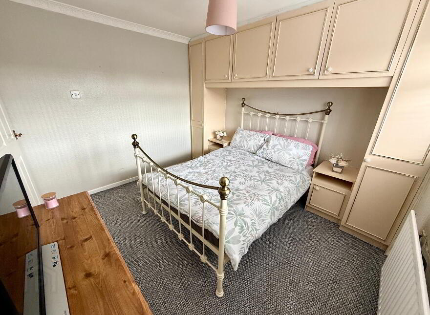 25 Farren Park, Pennyburn, Derry, BT48 7QH