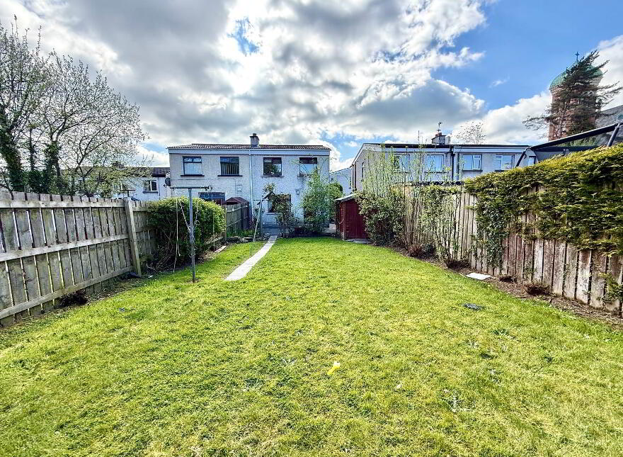 25 Farren Park, Pennyburn, Derry, BT48 7QH