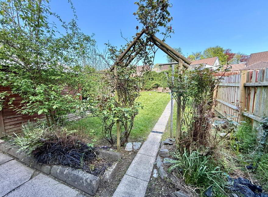 25 Farren Park, Pennyburn, Derry, BT48 7QH