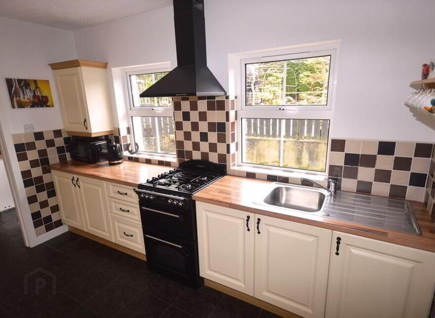 Portnoo Road, Ardara, F94E086