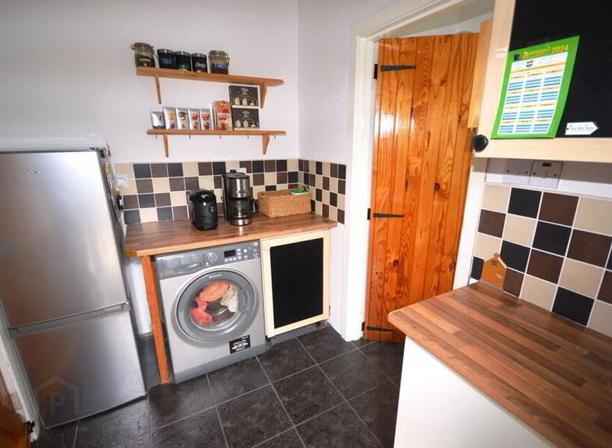 Portnoo Road, Ardara, F94E086
