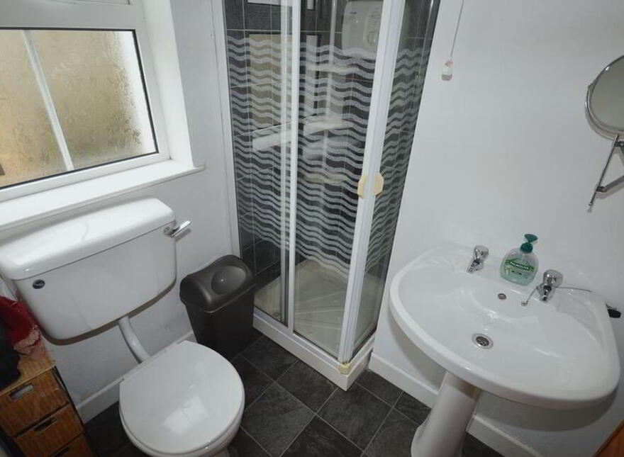 Portnoo Road, Ardara, F94E086