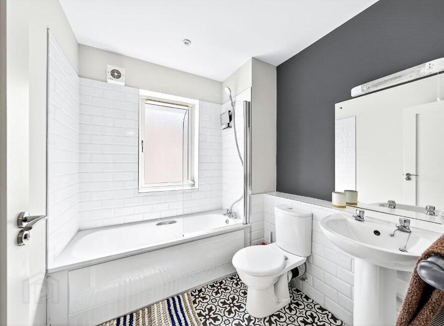11 Silverbrook Crescent, Silverbrook, Tullamore, R35E0F9