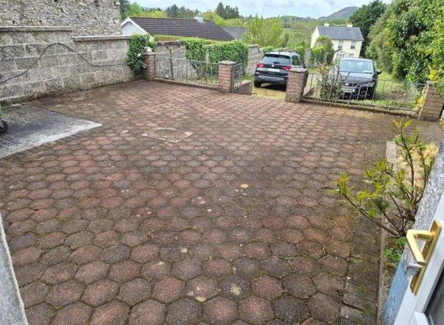 Main Street, Manorhamilton, F91N201