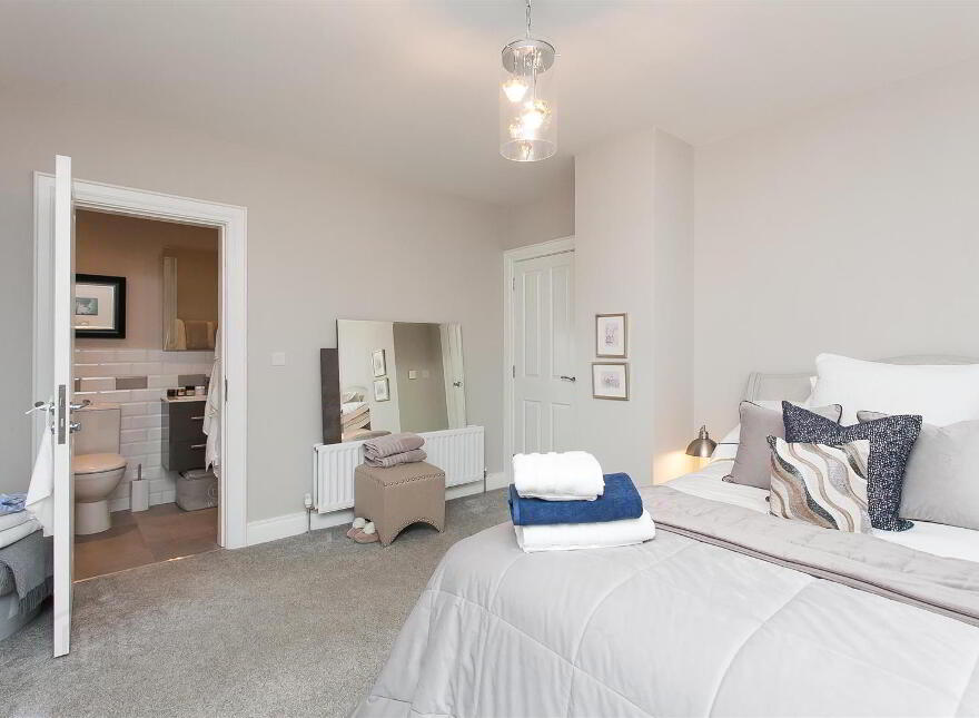 62 Castlehill Road, Belfast, BT4 3GP