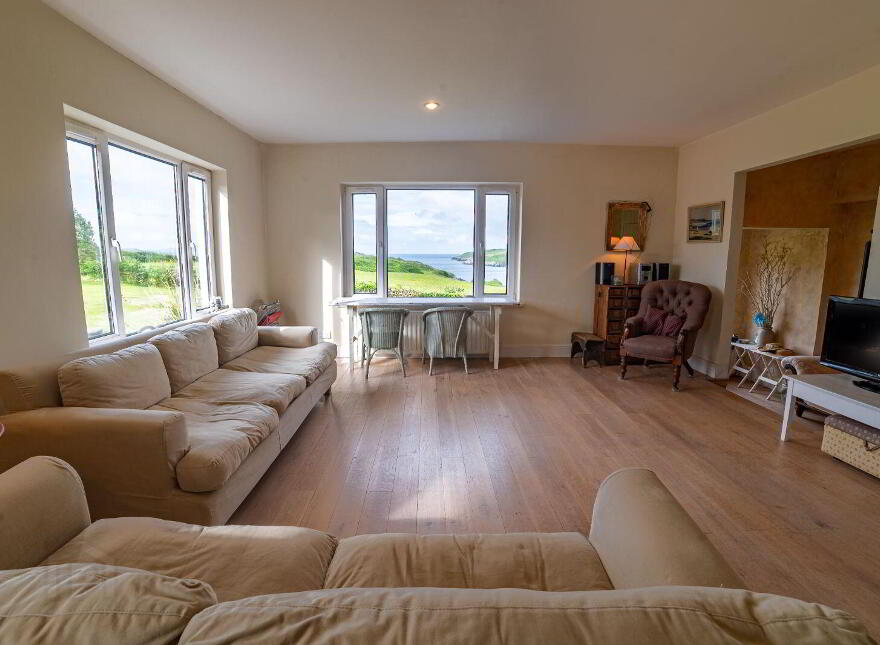 Ballynatra, Kilcrohane, P75VN24