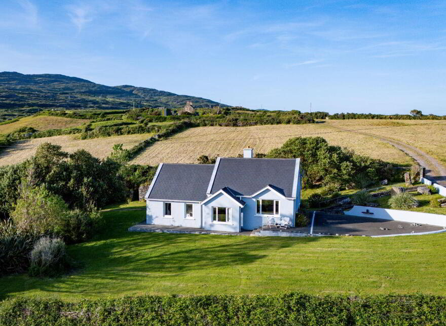 Ballynatra, Kilcrohane, P75VN24