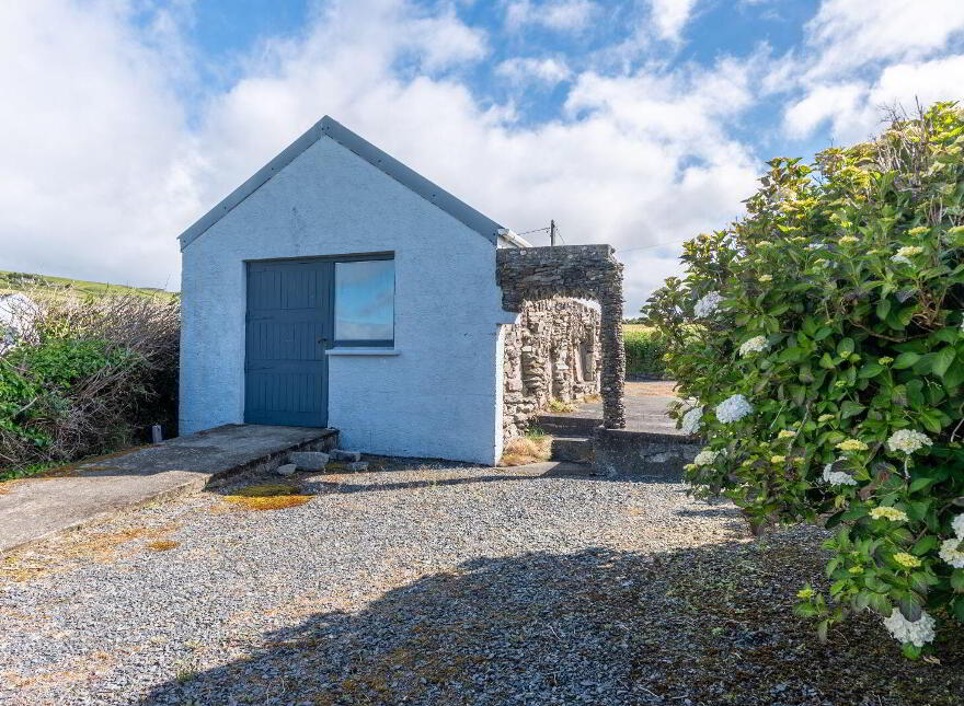 Ballynatra, Kilcrohane, P75VN24